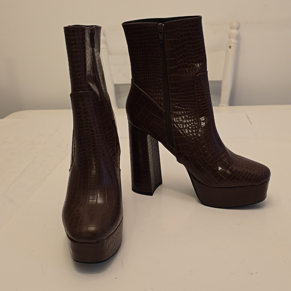 Public Desire Diversion Brown Croc Heeled Platform Ankle Boots Size 8